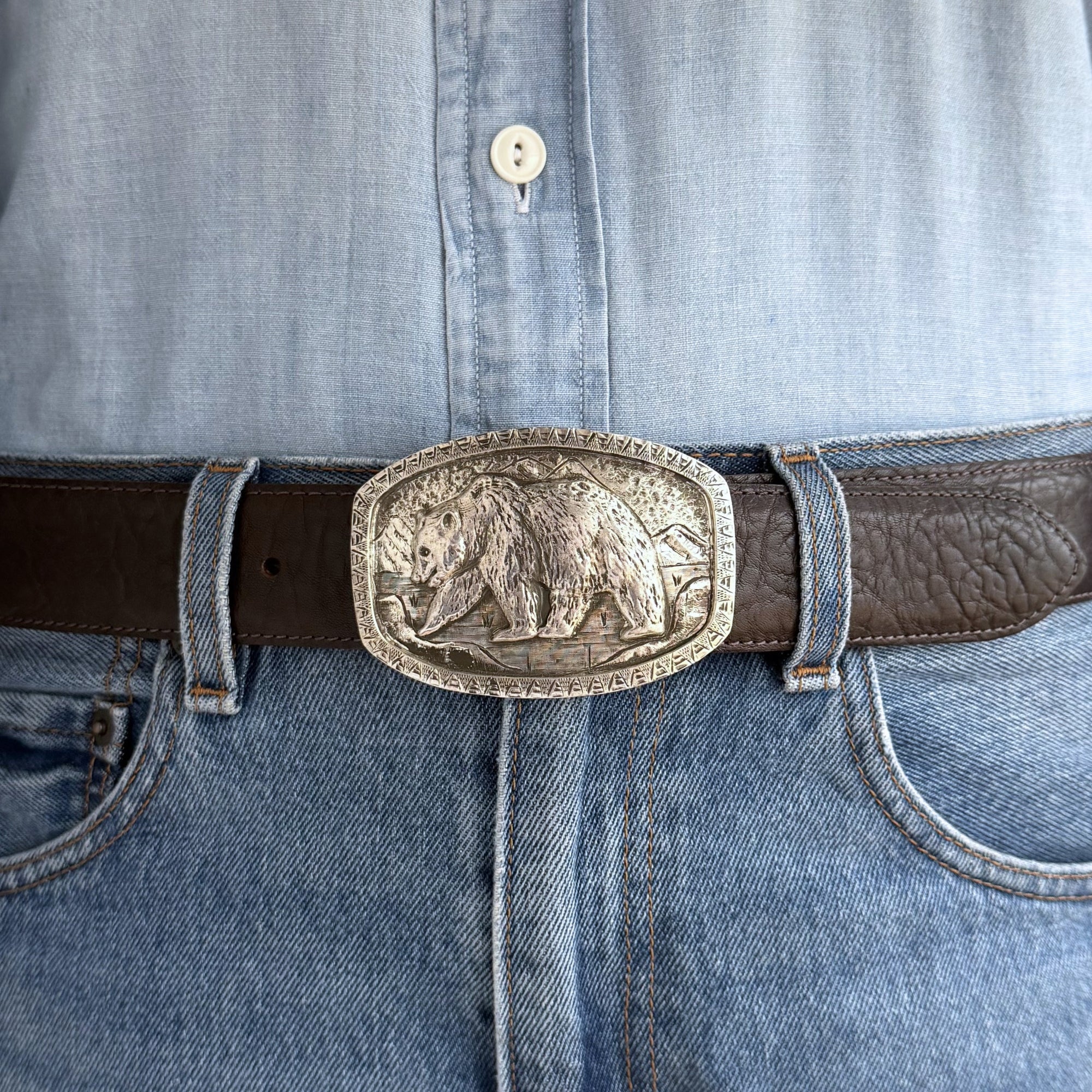 Bohlin Belt buckle oval with bear on brown belt